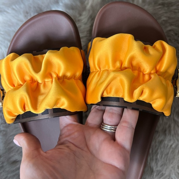 Fendi FEEL satin illusion FF slides - Picture 5 of 13